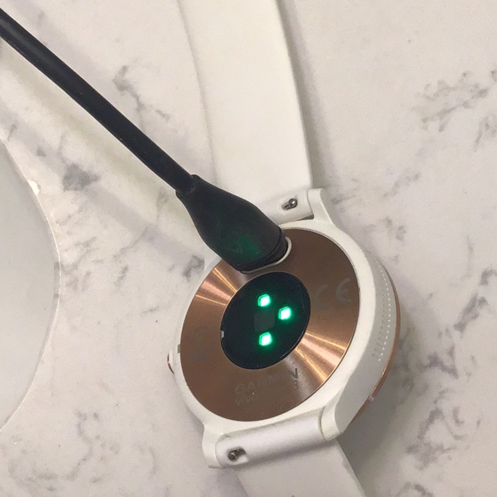 Garmin vivoactive 3 Rose Gold Case with White Band - Picture 4 of 4